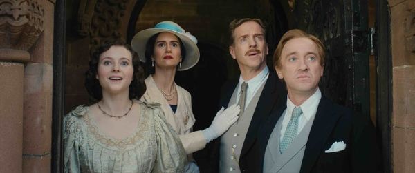 Thomasin McKenzie, Katherine Waterston, Damian Lewis, and Tom Felton Photo