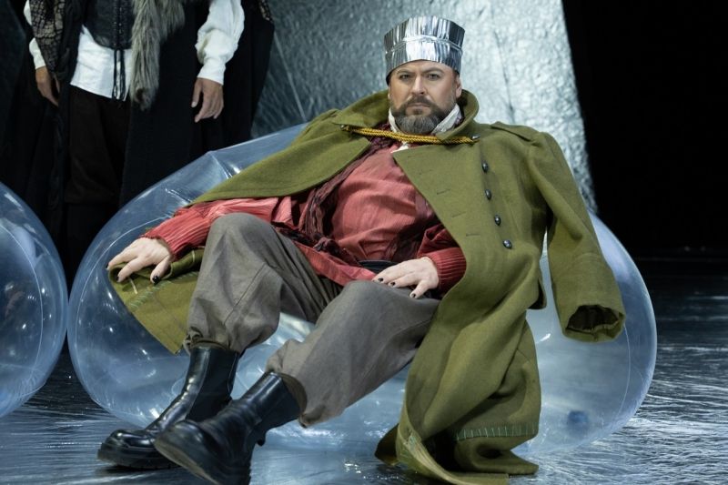 Ambition, Blood, and Guilt: Verdi's MACBETH Is Staged at The Theatro Municipal in A Bold New Production  Image