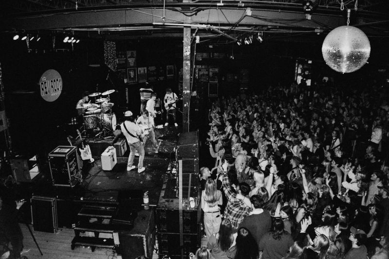 Review: THE RUNAROUNDS at The Revolution Room in Little Rock  Image