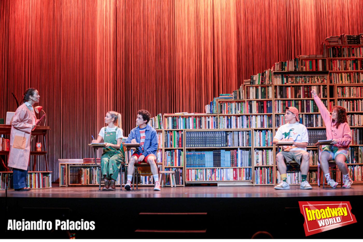 PHOTOS: EL HILO INVISIBLE se presenta en el Alcázar de Madrid PHOTOS: EL HILO INVISIBLE se presenta en el Alcázar de Madrid Image