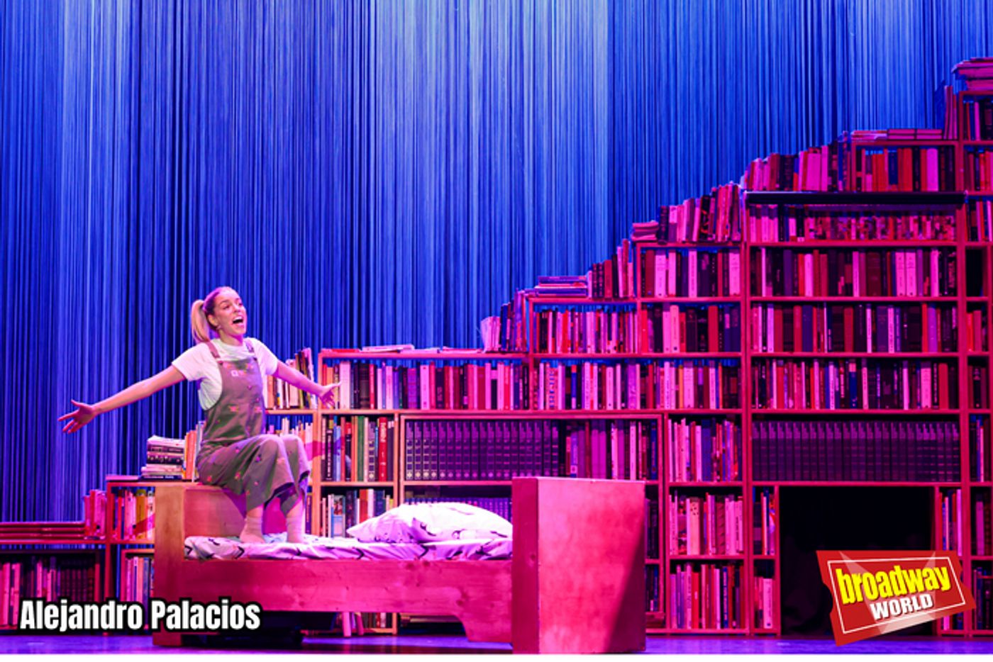 PHOTOS: EL HILO INVISIBLE se presenta en el Alcázar de Madrid PHOTOS: EL HILO INVISIBLE se presenta en el Alcázar de Madrid Image