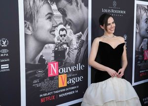 Zoey Deutch  Photo