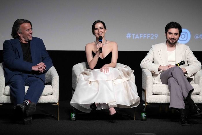 Photos: Richard Linklater, Zoey Deutch & More at NOUVELLE VAGUE Los Angeles Premiere  Image