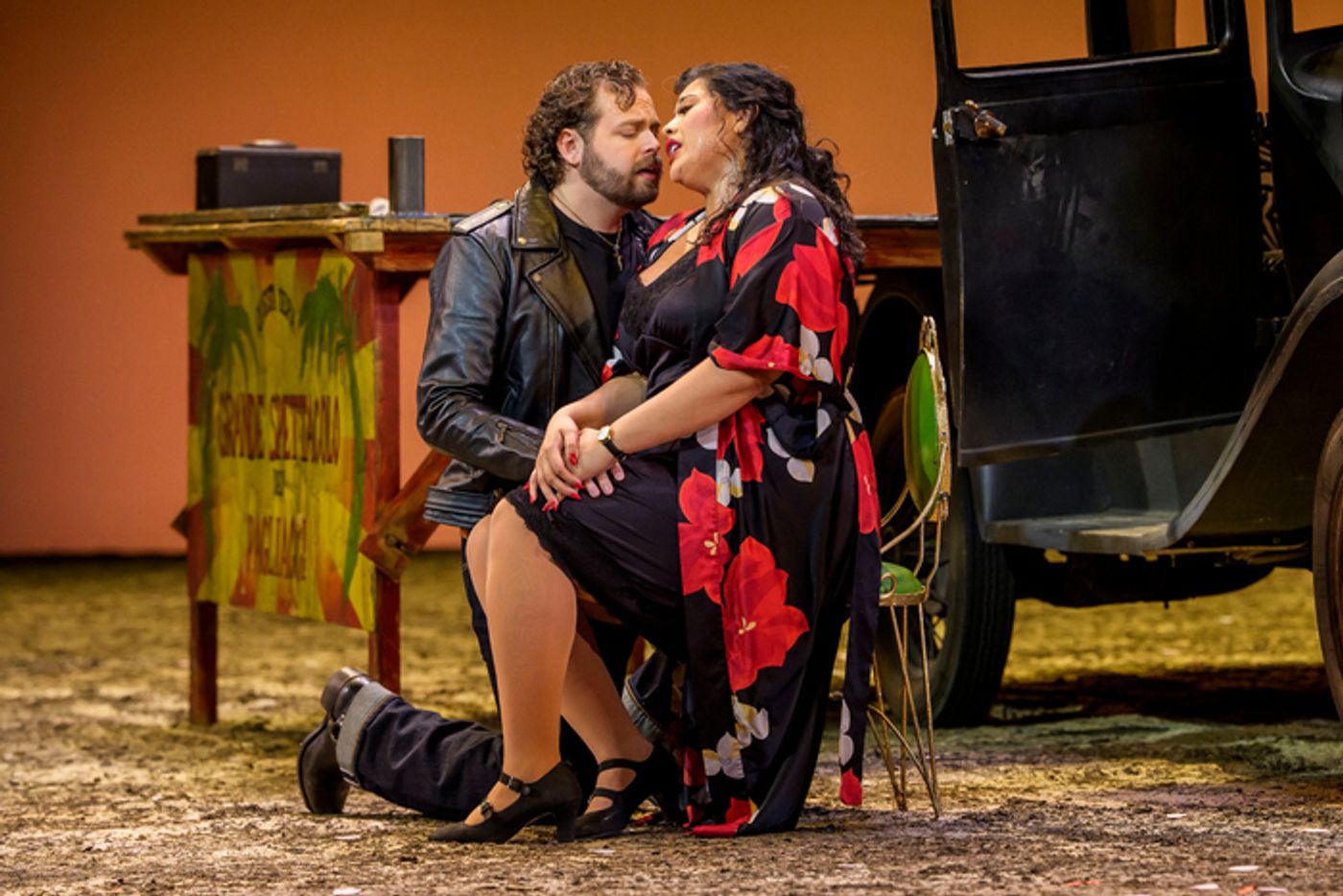 Photos: CAVALLERIA RUSTICANA and PAGLIACCI at the Lyric Opera of Chicago Photos: CAVALLERIA RUSTICANA and PAGLIACCI at the Lyric Opera of Chicago Image