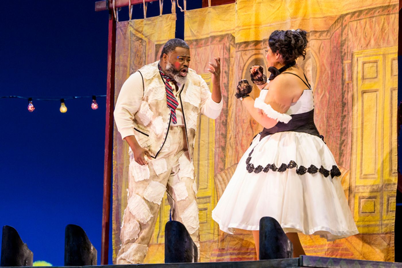 Photos: CAVALLERIA RUSTICANA and PAGLIACCI at the Lyric Opera of Chicago Photos: CAVALLERIA RUSTICANA and PAGLIACCI at the Lyric Opera of Chicago Image