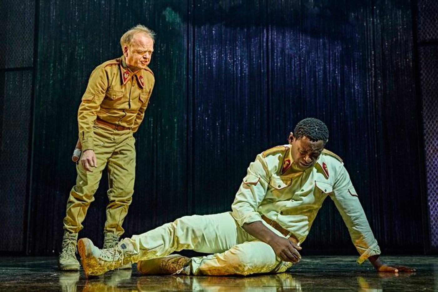 Photos: David Harewood, Toby Jones, and Caitlin FitzGerald in OTHELLO  Image