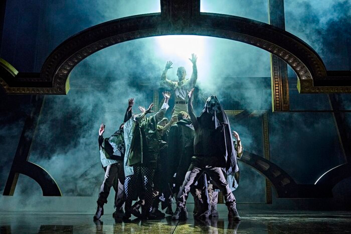 Photos: David Harewood, Toby Jones, and Caitlin FitzGerald in OTHELLO Photos: David Harewood, Toby Jones, and Caitlin FitzGerald in OTHELLO Image