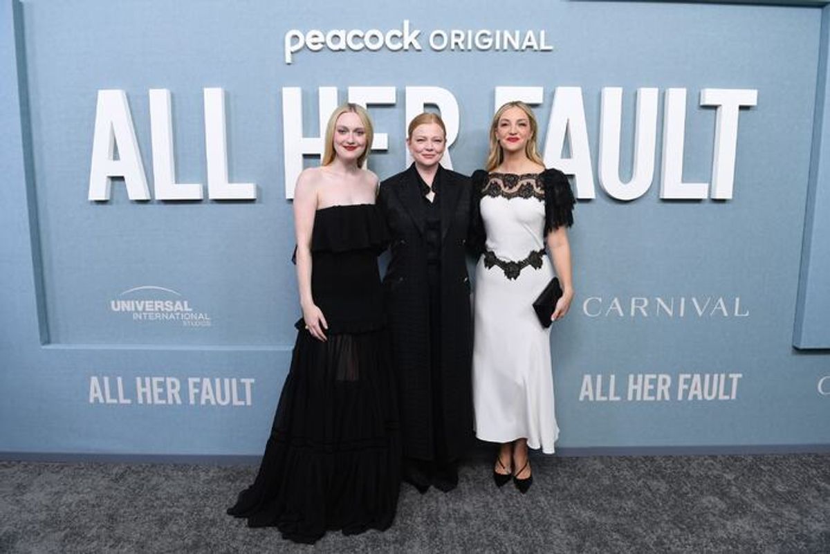 Dakota Fanning, Sarah Snook, Abby Elliott at 