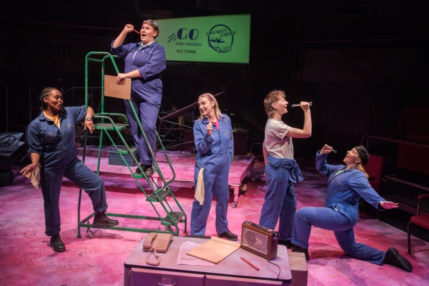 Review: GWENDA'S GARAGE, Southwark Playhouse  Image