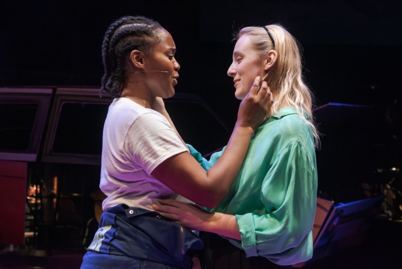 Review: GWENDA'S GARAGE, Southwark Playhouse  Image