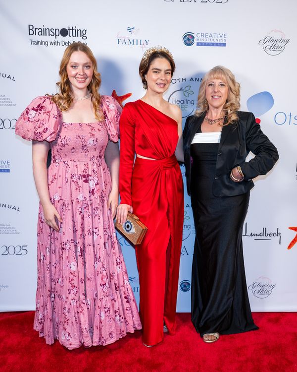 Messalina Morley-Alton, Marissa Ghavami, Suzanne Curry Photo