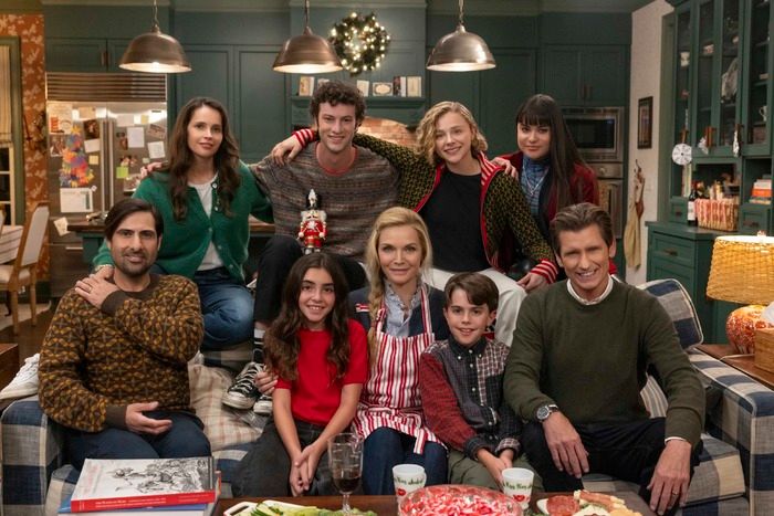 Video/Photos: Michelle Pfeiffer, Felicity Jones, & More Star in OH. WHAT. FUN. Trailer  Image