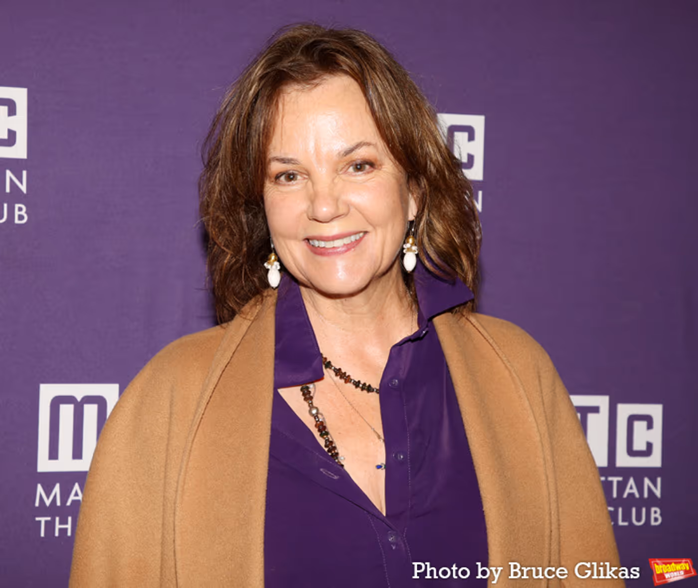 Photos: Anna Chlumsky, Julia Lester and More on the QUEENS Red Carpet  Image