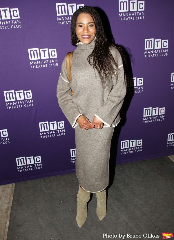 Kelly McCreary  Photo