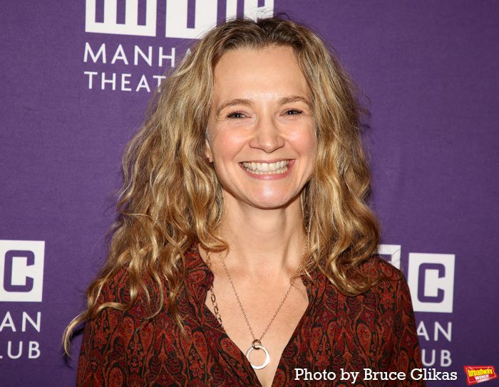Photos: Anna Chlumsky, Julia Lester and More on the QUEENS Red Carpet — photo 57 of 69