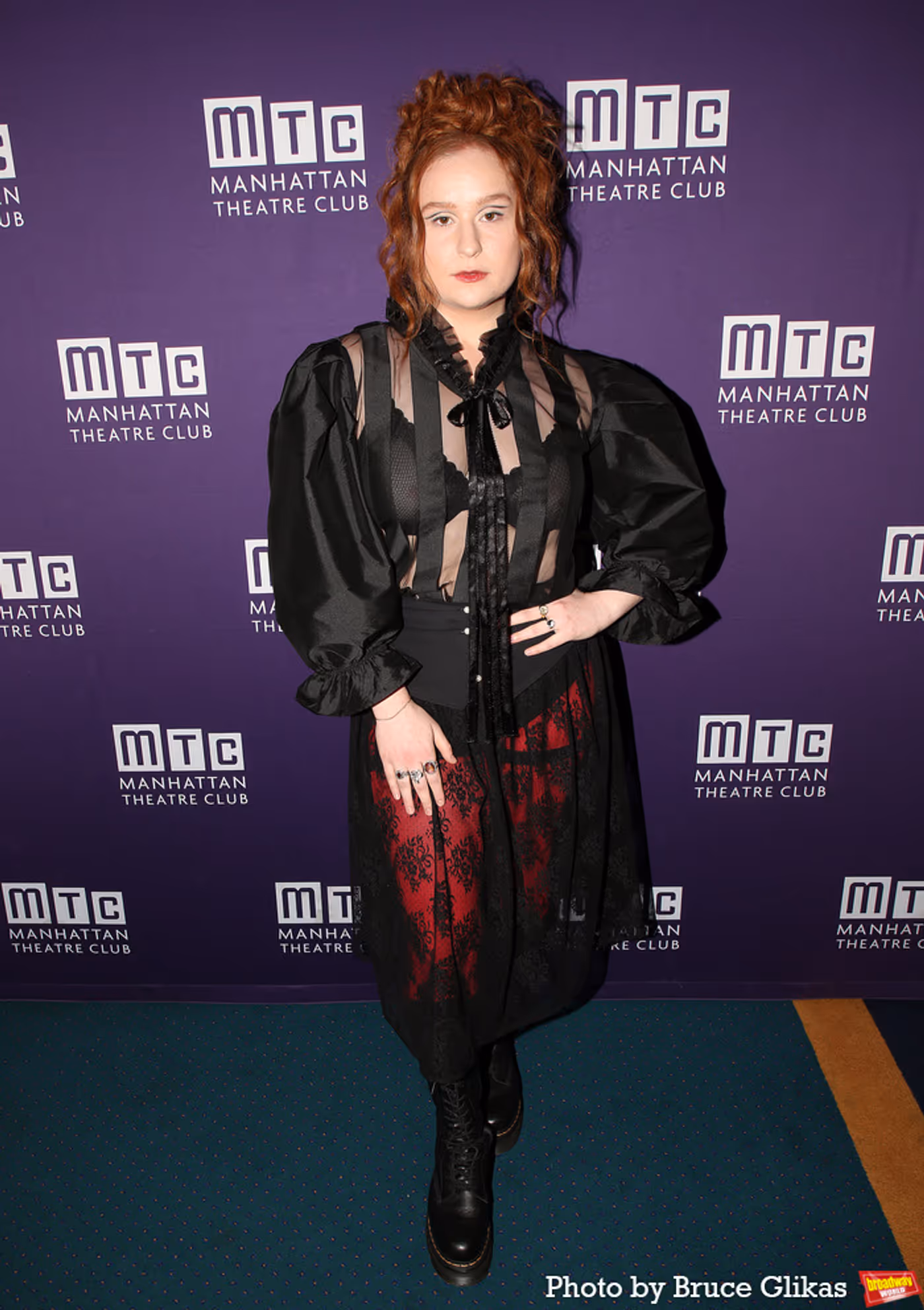 Photos: Anna Chlumsky, Julia Lester and More on the QUEENS Red Carpet  Image