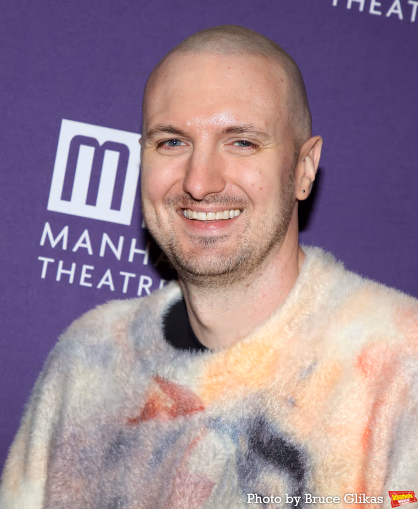 Photos: Anna Chlumsky, Julia Lester and More on the QUEENS Red Carpet  Image