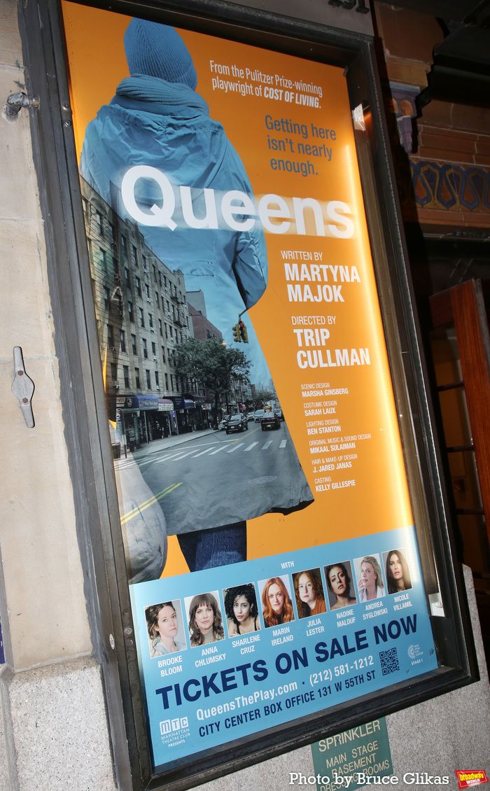 Photos: Anna Chlumsky, Julia Lester and More on the QUEENS Red Carpet — photo 69 of 69