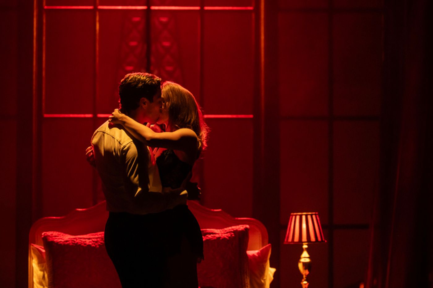 Photos: New Cast Members in THE DEVIL WEARS PRADA  Image