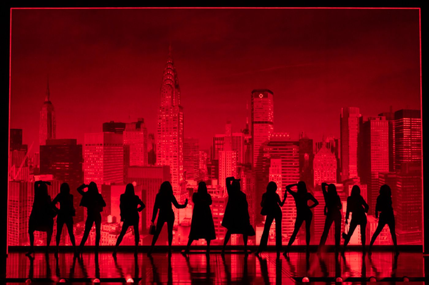 Photos: New Cast Members in THE DEVIL WEARS PRADA  Image