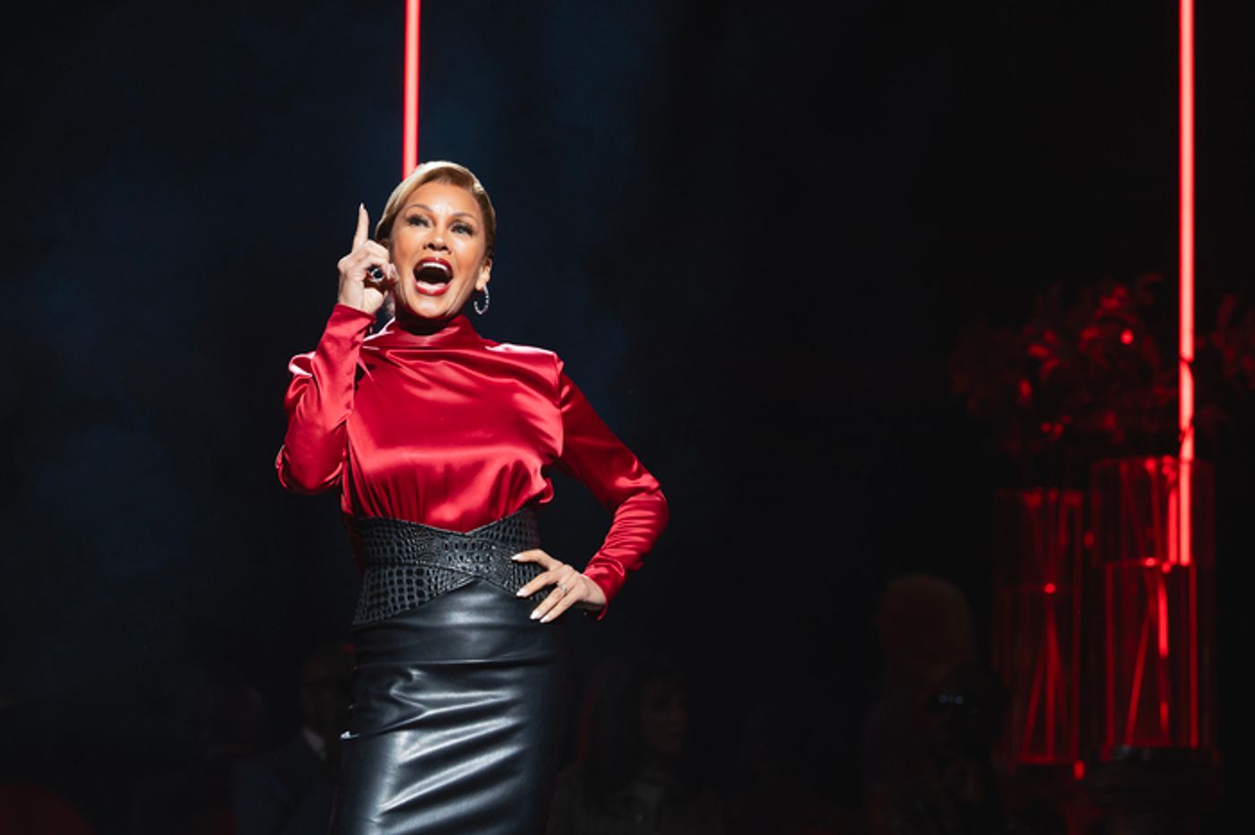 Photos: New Cast Members in THE DEVIL WEARS PRADA  Image