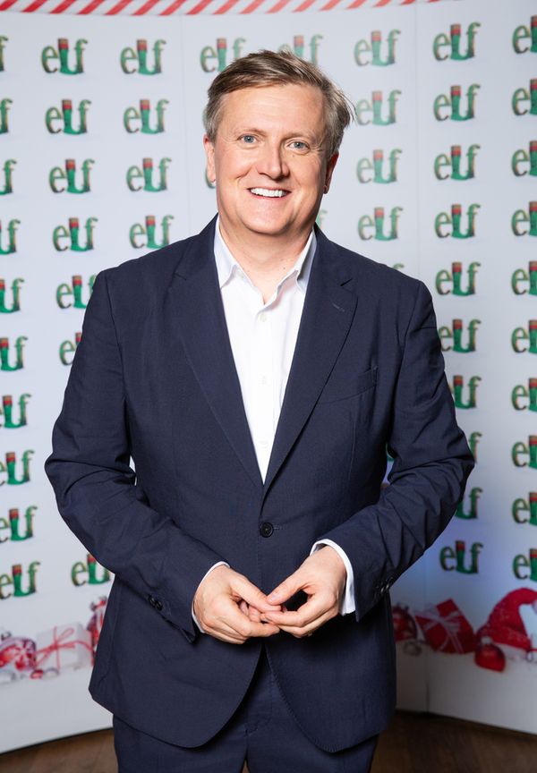  




Aled Jones Photo