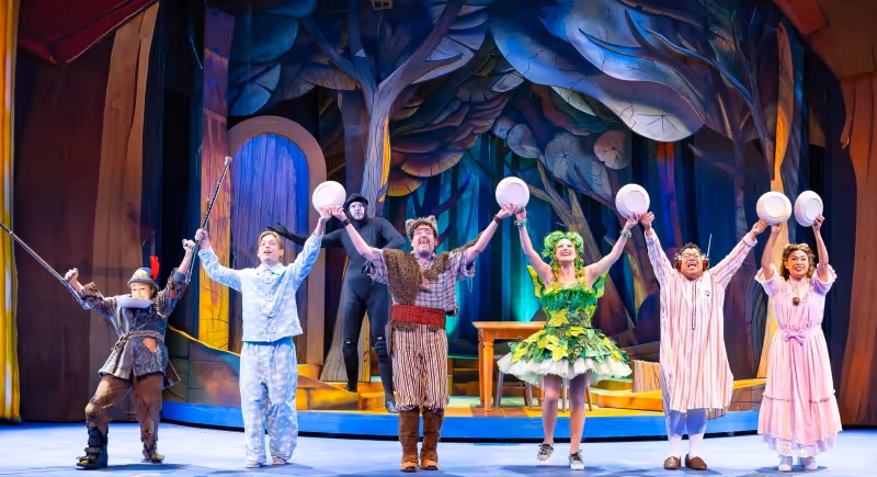 Review: Laughs Fly High in PETER PAN GOES WRONG at La Mirada Image