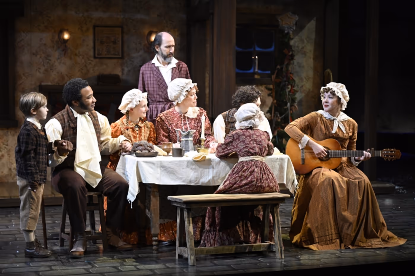 Atlanta Holiday Tradition Returns with Alliance Theatre’s A CHRISTMAS CAROL  Image