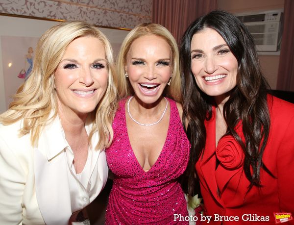 Trisha Yearwood, Kristin Chenoweth and Idina Menzel Photo