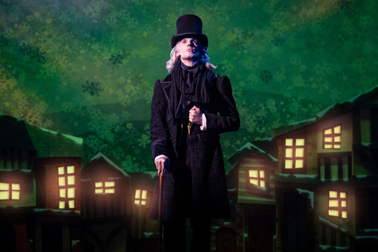 Photos: CHRISTMAS CAROL GOES WRONG UK Tour- First Look — photo 2 of 11