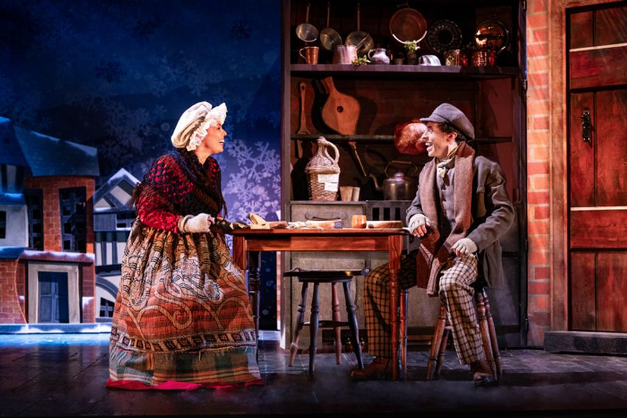 Photos: CHRISTMAS CAROL GOES WRONG UK Tour- First Look Image