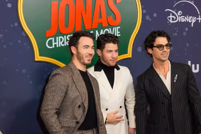 KEVIN JONAS, NICK JONAS, JOE JONAS Photo