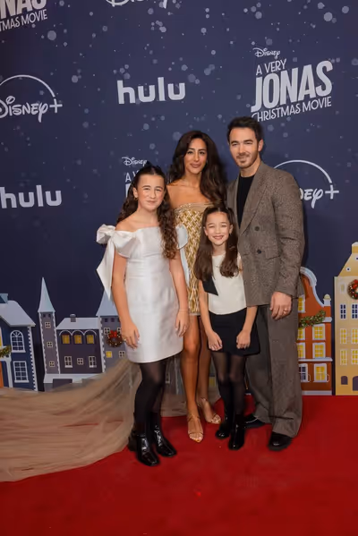 DANIELLE JONAS, KEVIN JONAS Photo