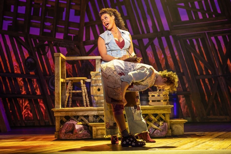 Review: Pun-tastic SHUCKED Harvests Laughs at Segerstrom Center Image