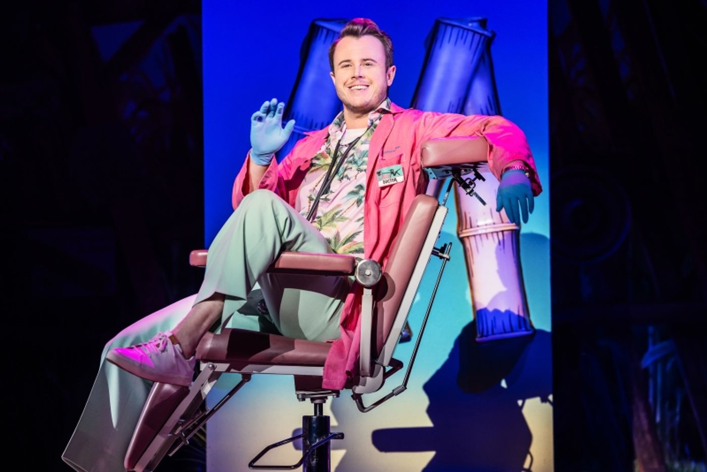 Review: Pun-tastic SHUCKED Harvests Laughs at Segerstrom Center  Image