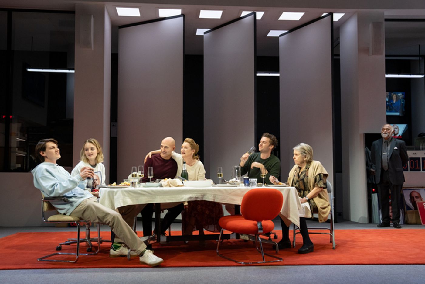 Photos: Mark Strong and Lesley Manville in OEDIPUS on Broadway  Image