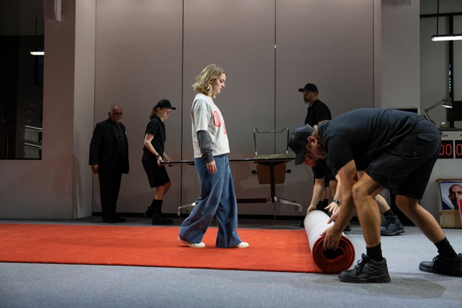 Photos: Mark Strong and Lesley Manville in OEDIPUS on Broadway Image