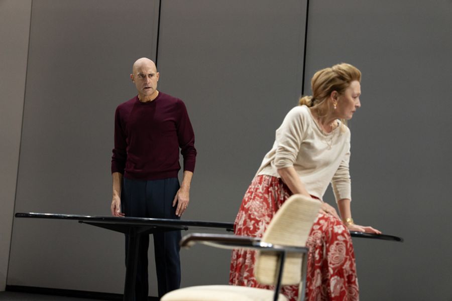 Photos: Mark Strong and Lesley Manville in OEDIPUS on Broadway Image