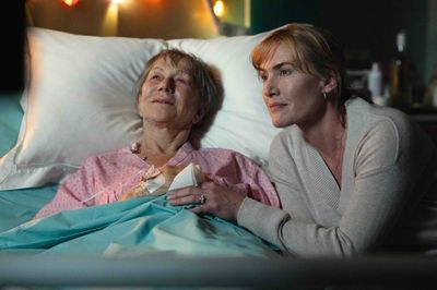 Helen Mirren, Kate Winslet  Photo