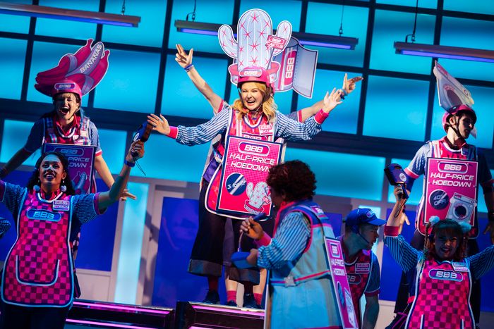 Photos: Lara Denning Joins The UK And Ireland Tour Of HERE & NOW — photo 6 of 14