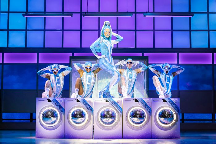Photos: Lara Denning Joins The UK And Ireland Tour Of HERE & NOW — photo 5 of 14