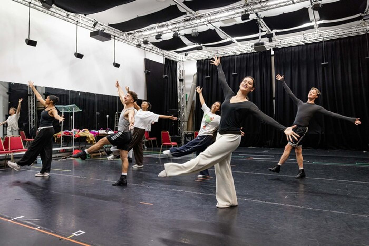 Photos: CINDERELLA Pantomime in Rehearsal at Hackney Empire  Image
