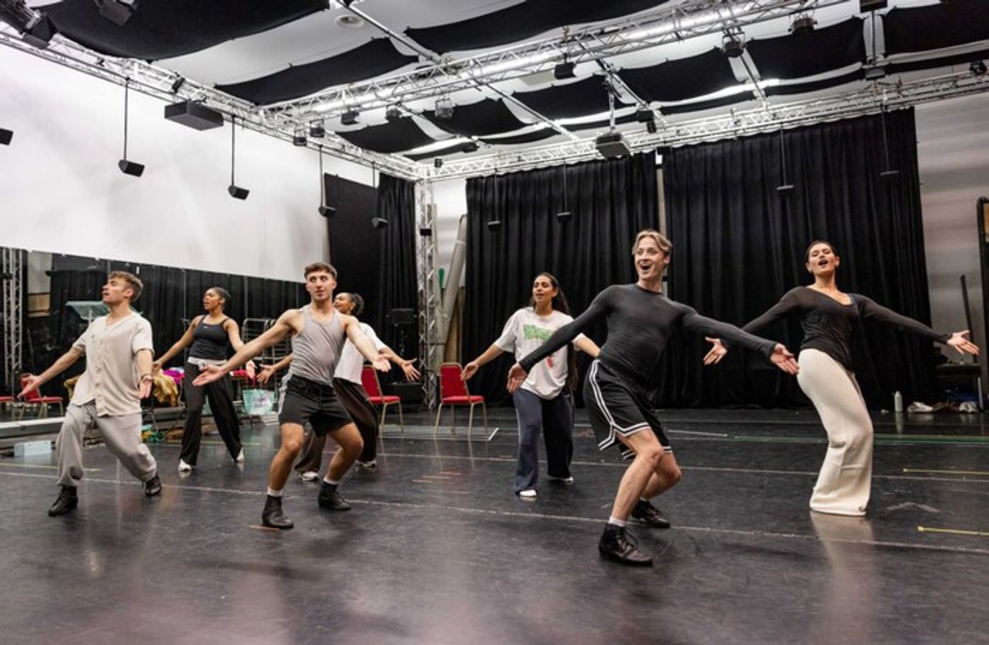 Photos: CINDERELLA Pantomime in Rehearsal at Hackney Empire  Image