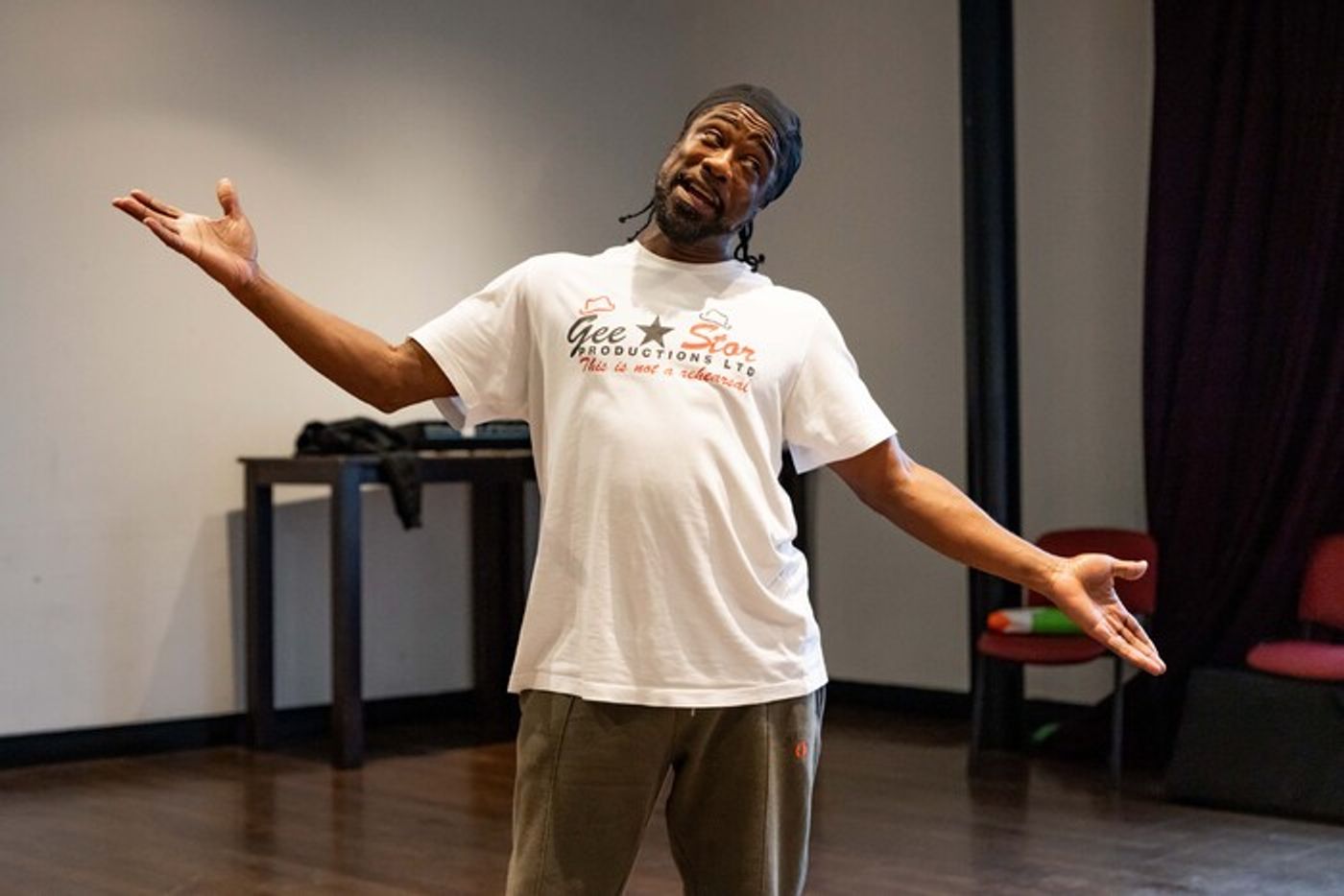 Photos: CINDERELLA Pantomime in Rehearsal at Hackney Empire  Image