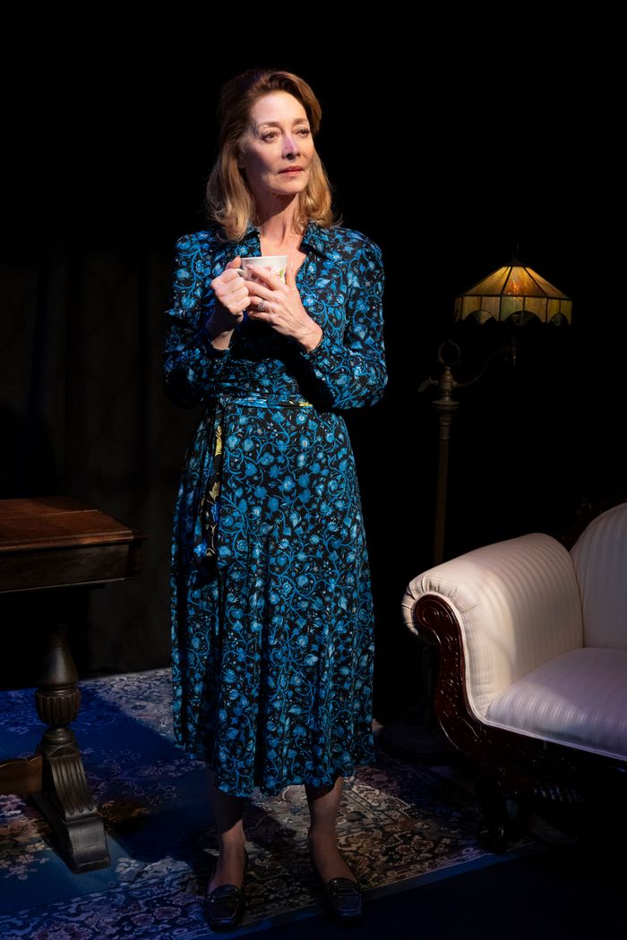 Photos: Sharon Lawrence and Maureen McCormick in PEN PALS — photo 9 of 12