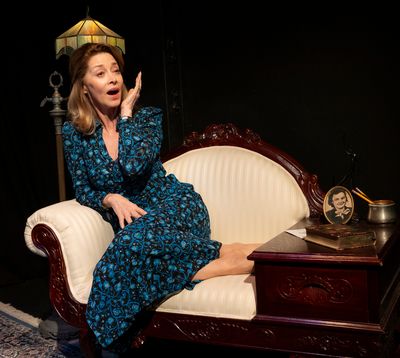 Sharon Lawrence  Photo