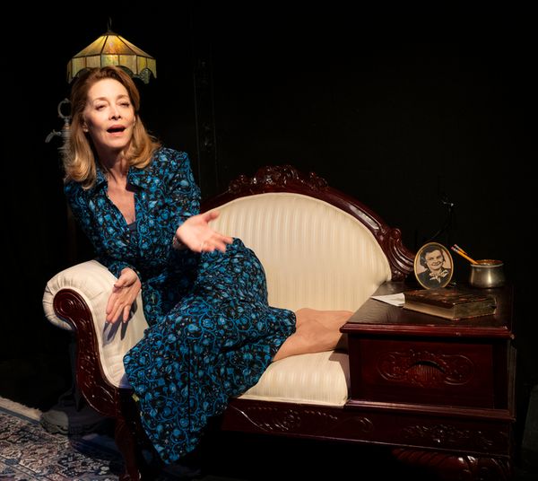 Sharon Lawrence  Photo