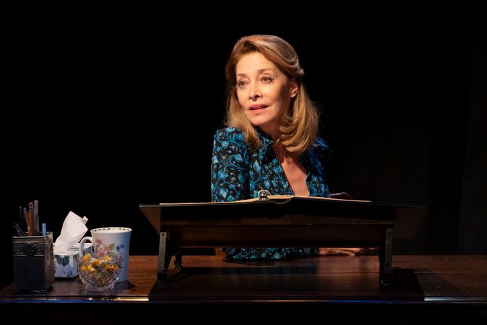 Photos: Sharon Lawrence and Maureen McCormick in PEN PALS — photo 1 of 12