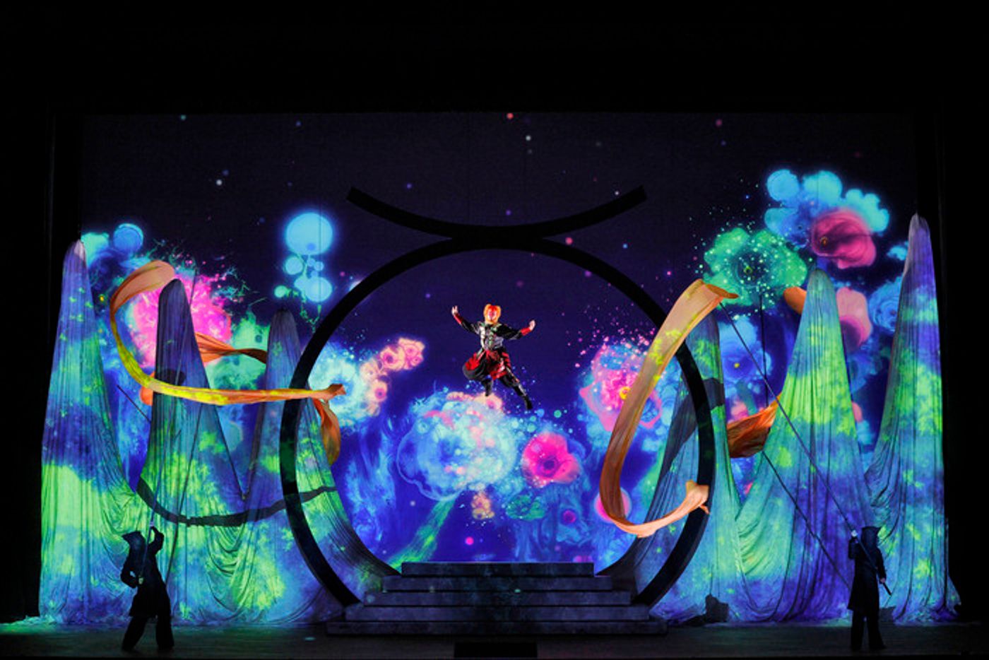 Photos: San Francisco Opera’s THE MONKEY KING Photos: San Francisco Opera’s THE MONKEY KING Image