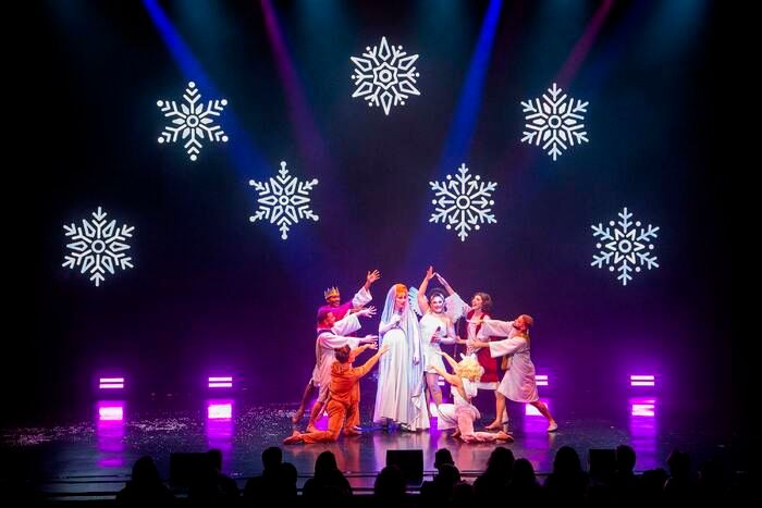 Photos: Jinkx Monsoon and BenDeLaCreme Kick Off 2025 Holiday Tour  Image